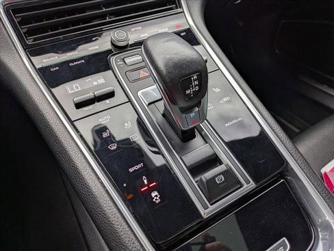 Used 2018 Porsche Panamera 4S image 13
