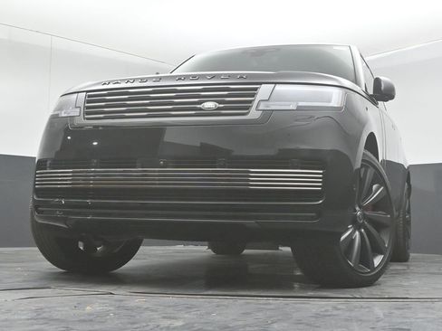 Used 2025 Land Rover Range Rover SV AWD/4WD image 39