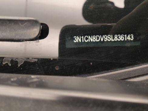 Used 2025 Nissan Versa S w/ Trunk Package image 33