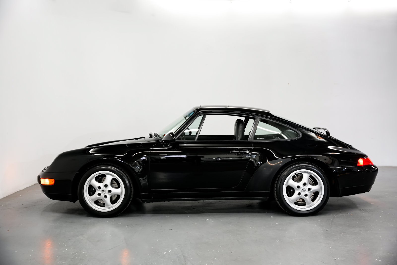 Used 1995 Porsche 911 Carrera RWD image 7