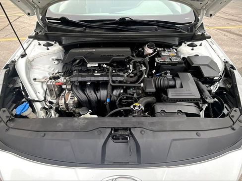 Used 2023 Hyundai Elantra SEL image 10