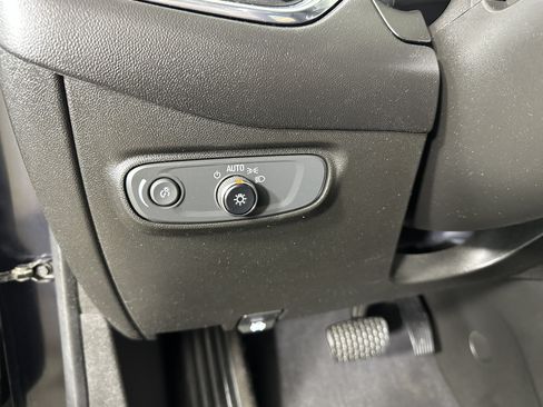 Used 2021 Chevrolet Equinox LS AWD/4WD image 14