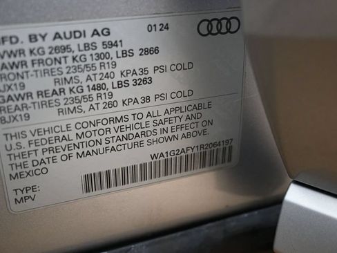 Used 2024 Audi Q5 e Premium w/ Convenience Package AWD/4WD image 41