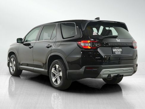 Used 2023 Honda Pilot EX-L image 3