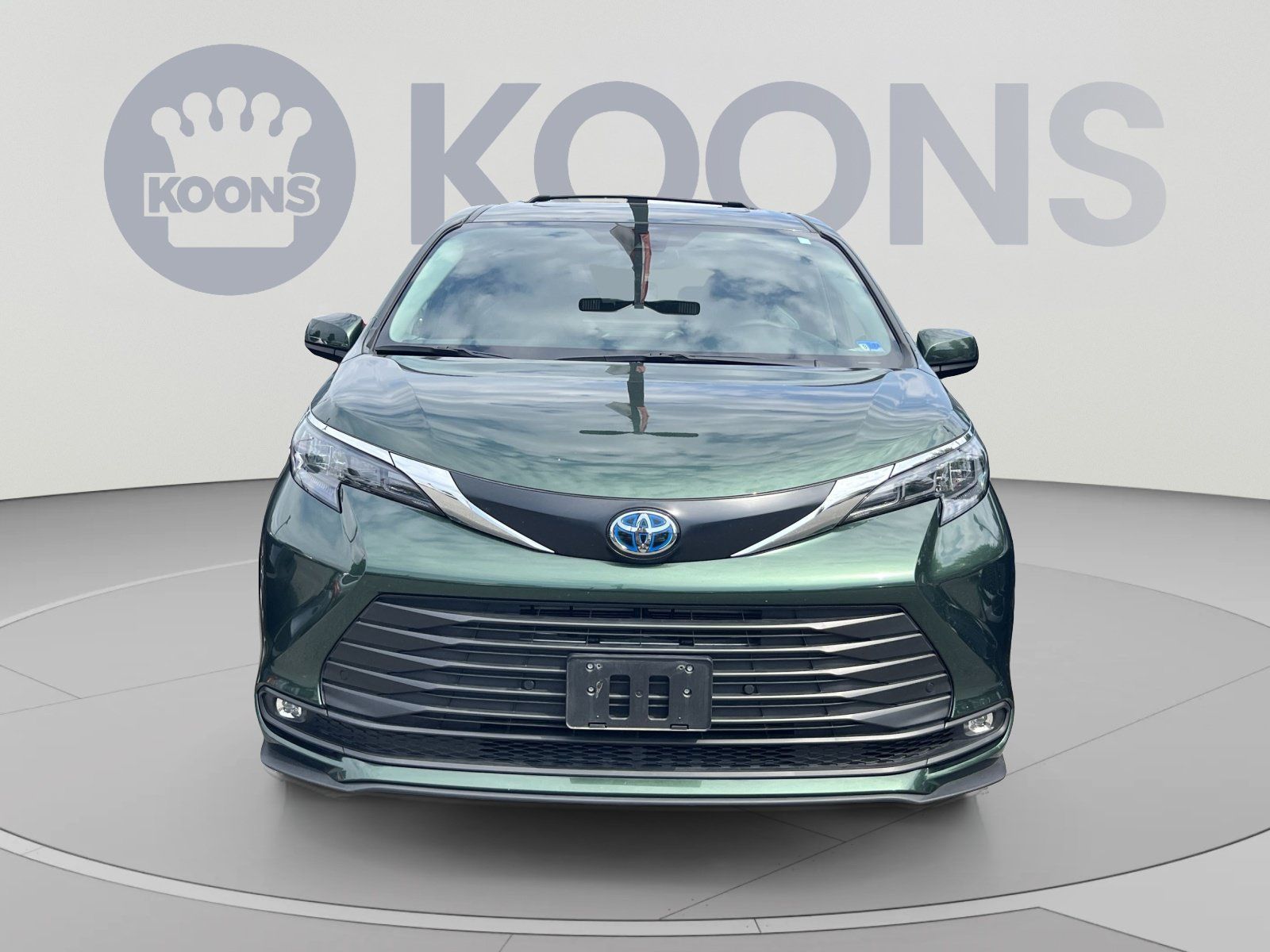 Used 2025 Toyota Sienna XLE AWD/4WD image 7