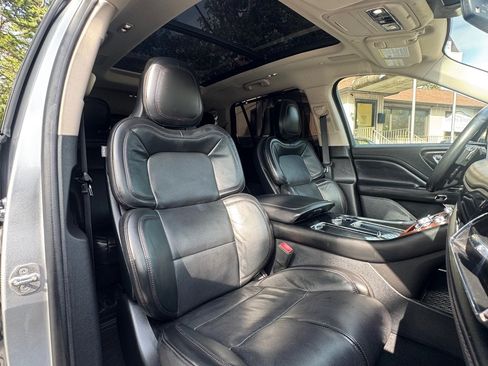 Used 2020 Lincoln Aviator Reserve w/ Equipment Group 202A image 19