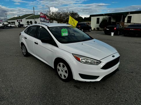 Used 2016 Ford Focus S image 1