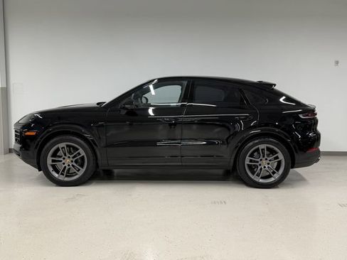 Certified 2024 Porsche Cayenne Coupe image 2