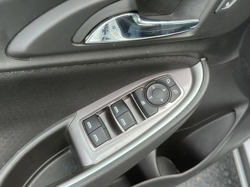 Used 2022 Chevrolet Malibu RS image 24