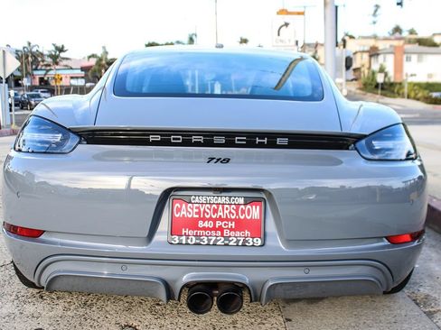 Used 2025 Porsche 718 Cayman RWD image 5