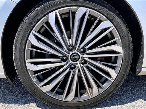 Used 2023 Nissan Altima 2.5 SL FWD image 9