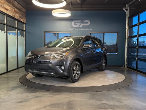 Used 2018 Toyota RAV4 XLE AWD/4WD image 7