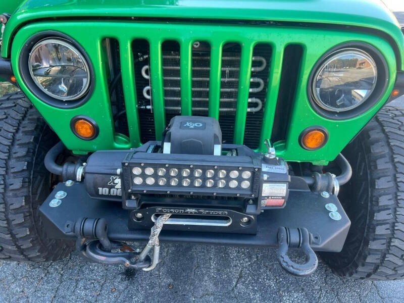 Used 2004 Jeep Wrangler 4WD image 16