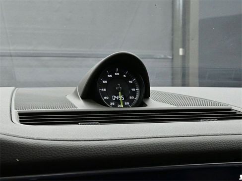 Used 2023 Porsche Panamera 4 image 11