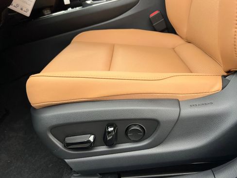 New 2025 Lexus UX 300h AWD image 13