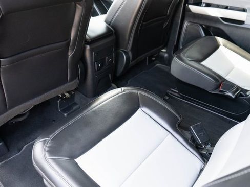 Used 2022 Ford Explorer XLT w/ Equipment Group 202A image 20