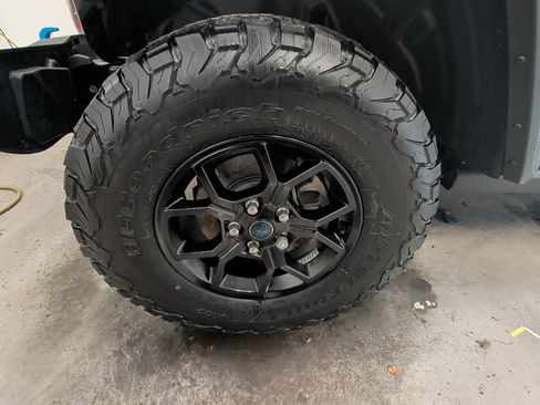 Used 2024 Jeep Wrangler Unlimited AWD/4WD image 9