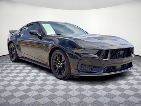 Used 2025 Ford Mustang GT RWD image 7