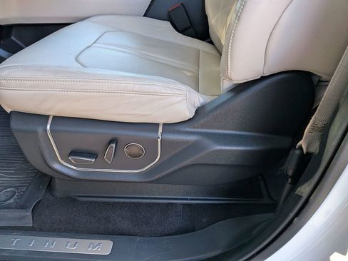 Used 2023 Ford Expedition Platinum image 18