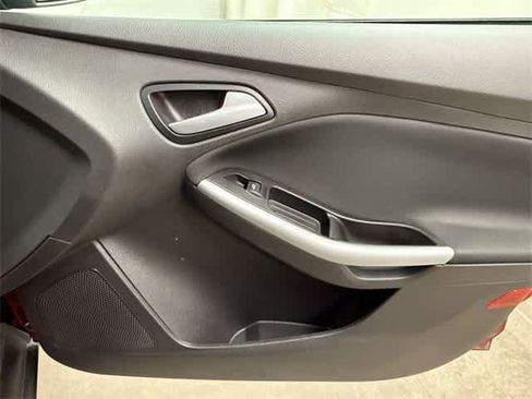 Used 2014 Ford Focus SE w/ Equipment Group 201A image 20