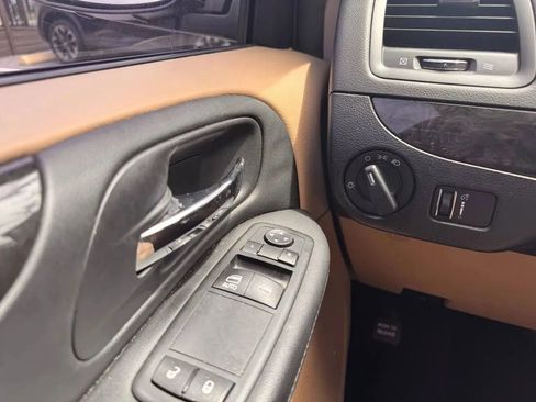 Used 2016 Dodge Grand Caravan American Value Package FWD image 17