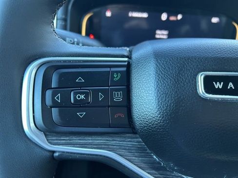 Used 2024 Jeep Wagoneer L Series II w/ Flexible Seating Group image 18