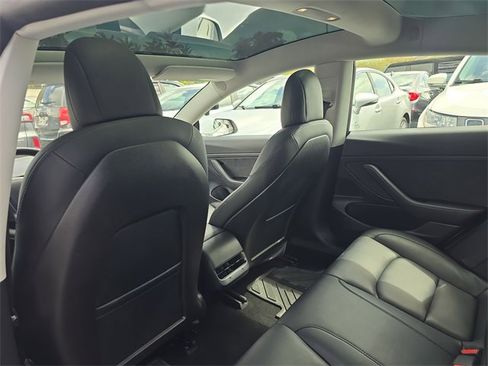 Used 2020 Tesla Model 3 Standard Range Plus image 13
