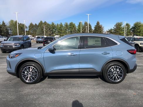 New 2026 Ford Escape Plug-in Hybrid w/ PHEV Premium Package image 2