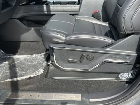 New 2025 Ford F250 Platinum image 36