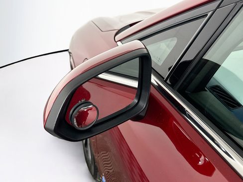 Used 2024 Chevrolet Equinox EV LT image 16