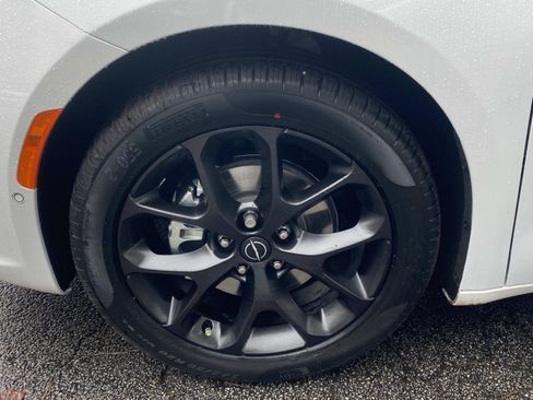 New 2026 Chrysler Pacifica Limited image 8