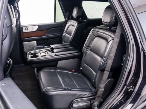 Used 2019 Lincoln Navigator Reserve AWD/4WD image 16
