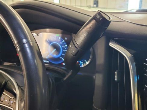 Used 2020 Cadillac Escalade Luxury AWD/4WD image 29