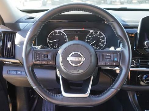 Used 2024 Nissan Pathfinder SV image 29