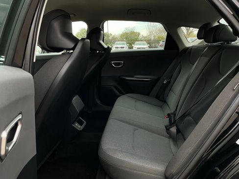 Used 2025 Kia K4 LXS image 11