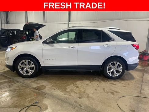 Used 2019 Chevrolet Equinox Premier w/ LPO, Cargo Package FWD image 2