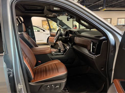 Certified 2025 GMC Sierra 1500 Denali Ultimate image 13