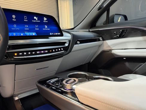 Certified 2024 Cadillac Lyriq Luxury RWD image 28