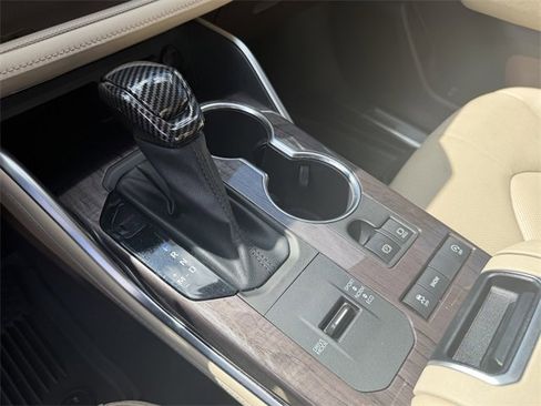 Used 2020 Toyota Highlander Limited image 17