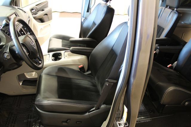 Used 2017 Dodge Grand Caravan SXT FWD image 21