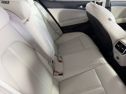 Used 2025 Genesis G70 2.5T AWD/4WD image 23