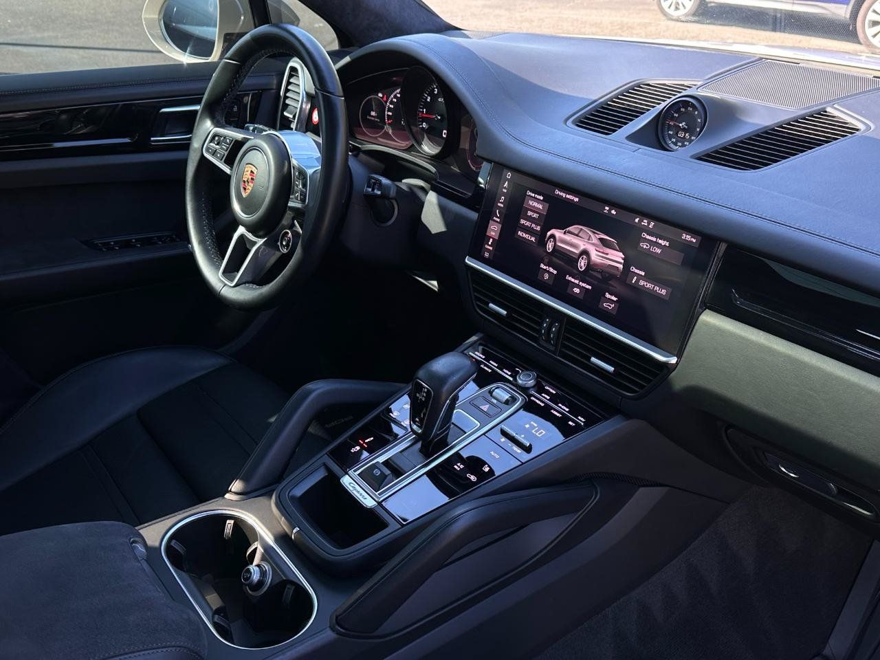 Used 2021 Porsche Cayenne GTS AWD/4WD image 38