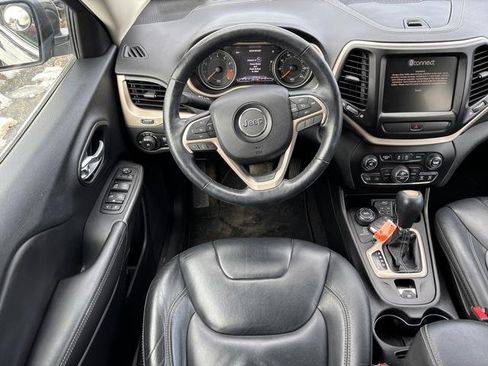 Used 2015 Jeep Cherokee Limited image 18