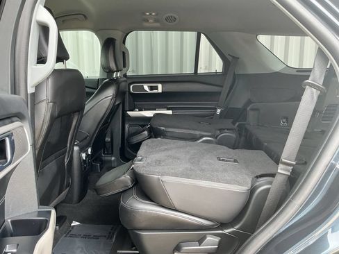 Used 2022 Ford Explorer XLT w/ Equipment Group 202A AWD/4WD image 20
