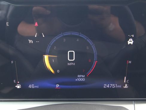 Used 2024 Chevrolet Trax LT w/ Driver Confidence Package FWD image 39