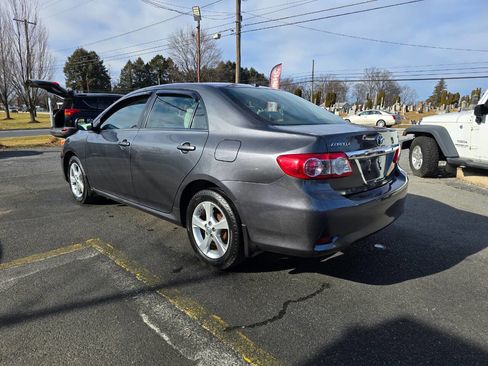 Used 2013 Toyota Corolla LE Special Edition image 5
