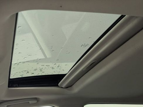 Used 2019 Nissan Pathfinder SL image 13