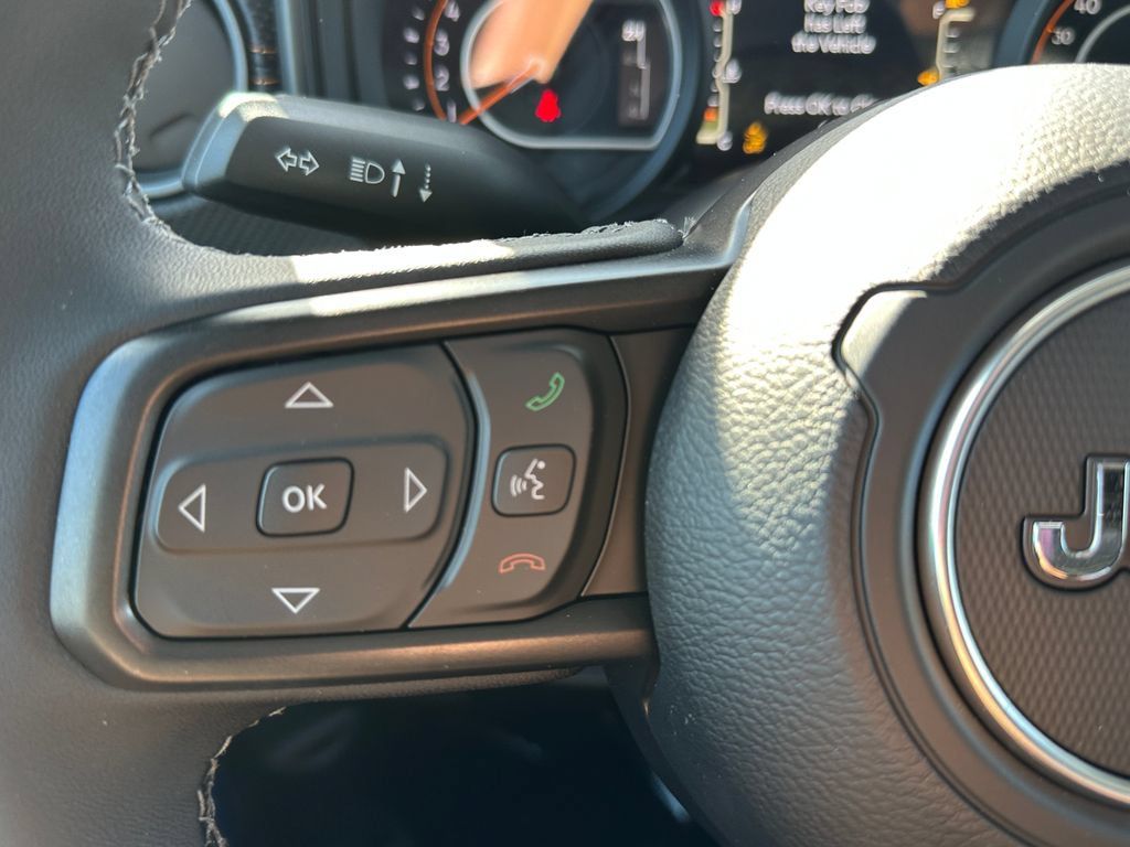 New 2026 Jeep Gladiator Mojave w/ Technology Group AWD/4WD image 20