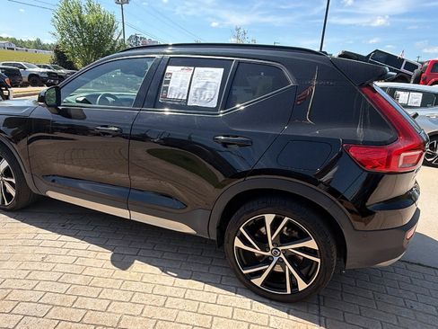 Used 2022 Volvo XC40 P8 Recharge Plus AWD/4WD image 10