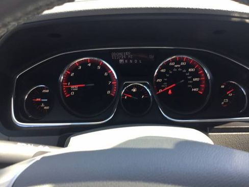 Used 2016 GMC Acadia SLT w/ Premium Edition FWD image 16